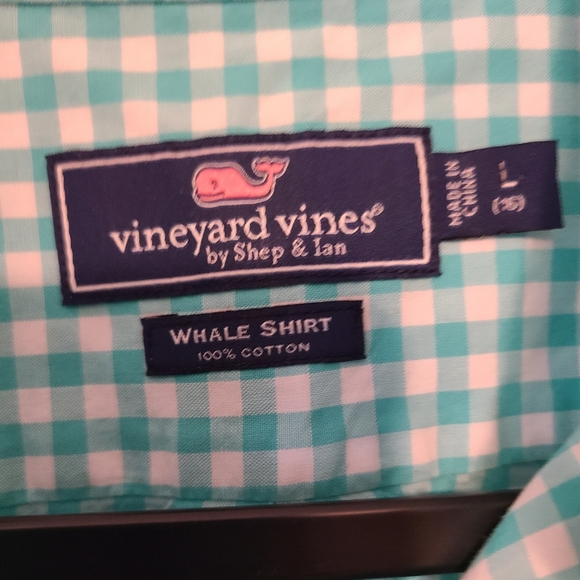 Vineyard Vines - Picture 2 of 4